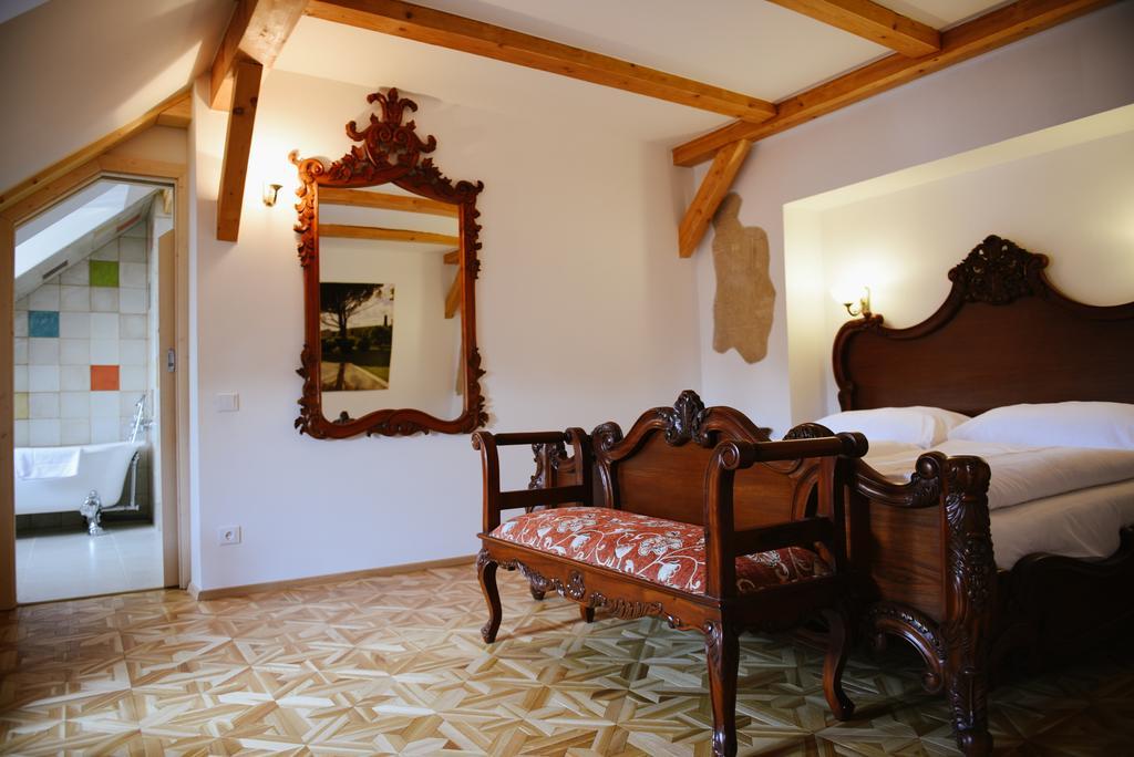 Savoia Castle Guest House Skvorec Bagian luar foto