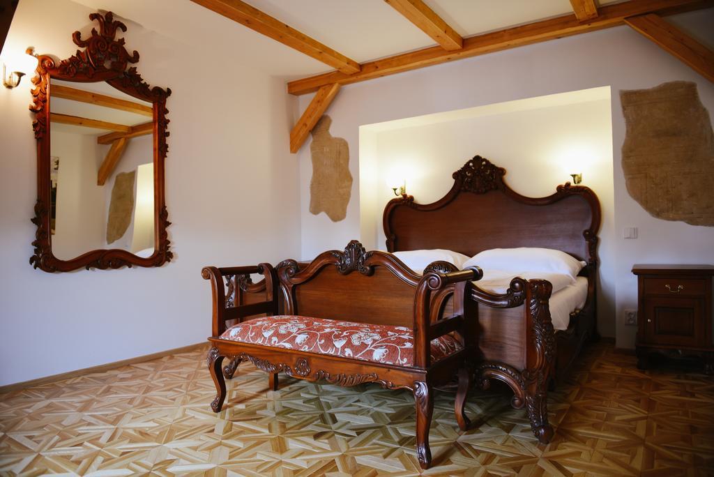 Savoia Castle Guest House Skvorec Bagian luar foto